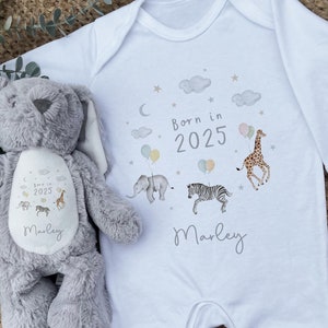 Personalisierte Baby wachsen, Neugeborenen Geschenk, neues Baby Geschenk, nach Hause kommen Outfit, Baby Boy, Baby Girl, geboren 2025, Strampler, Babymitteilung