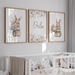 Bunny kwekerij prints, meisjes kwekerij prints, kinderkamer wand decor, roze, bloemen, babymeisje, konijn, gepersonaliseerd, nieuwe baby cadeau, slaapkamer, kunst aan de muur, bloemen