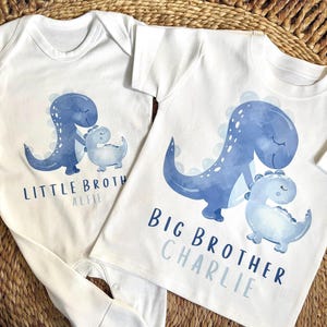 Grand frère, ensemble assorti petit frère dinosaure, t-shirt dinosaure garçon, haut assorti petit frère, faire-part bébé, vêtements pour enfants, nouveau-né