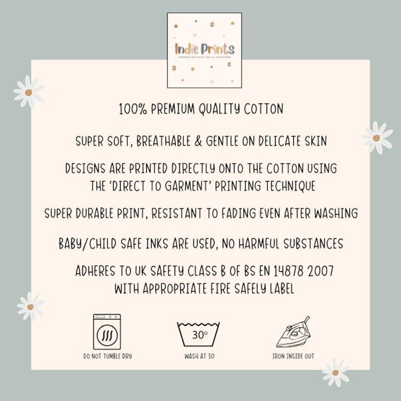 Pu&ograve; includere: Una carta bianca con la scritta "Indie Prints" in alto. La carta indica che il prodotto &egrave; realizzato in 100% cotone di alta qualit&agrave;, &egrave; super morbido, traspirante e delicato sulla pelle delicata. Include anche le istruzioni di lavaggio.