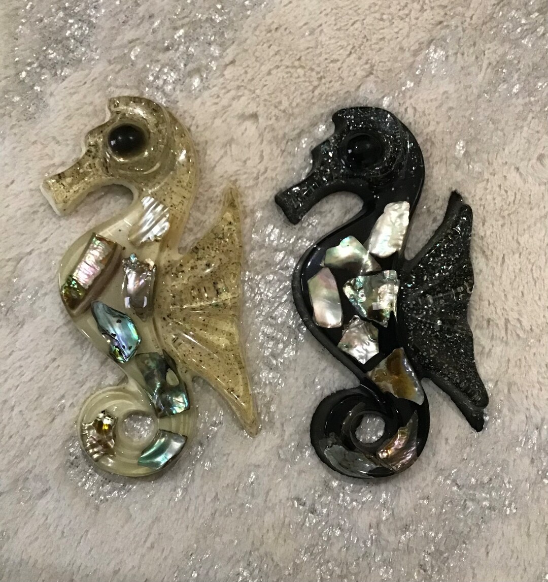 Lucite Seahorses, Mid Century Decor, Kitsch Decor, Kitsch Bathroom