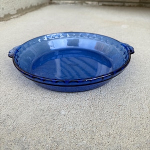Cobalt Blue Pyrex Pie Plate with Fluted Edge and Handles