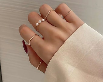 minimalist gold ring set