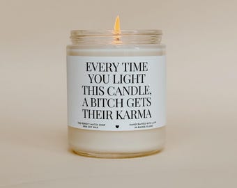 Vela de soja Karma: Regalo divertido y sarcástico para amigos.