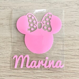 Minnie Mouse/Musse Pigg Silhuett HTV | Personlig Stryk-på vinyl | Disney Lyser i mörkret | Anpassat Bebisnamn | Enkel DIY-dekal T-shirt bild 2
