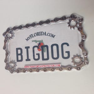 Motorcycle Glossy Chrome Classic Chain  Metal License Plate Frame.