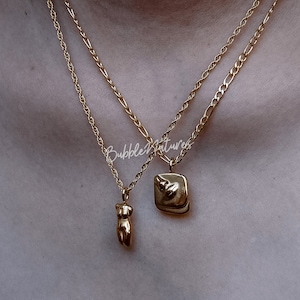 Weibliche Power Halskette - 18k vergoldet Edelstahl Gesicht & Körper Anhänger. Mutige Statement Schmuck Geschenk - Bubblenatures