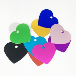 20PCS Expédition Libre oxydation entière forme de coeur plaque blanche en aluminium, étiquettes de forme de coeur en aluminium en 25mm 20mm