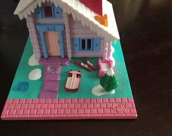 PollyPocket ski lodge