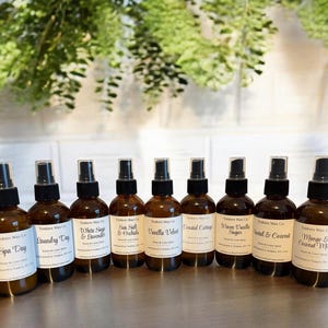 Hand-Poured Room & Linen Spray, 4 oz Amber Bottle, Cozy Home Fragrance immagine 1