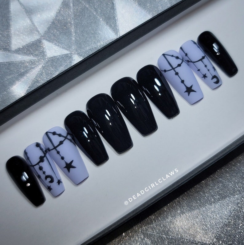 Charm Press on Nail Set