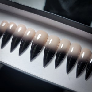 Gothika Press on Nail Set