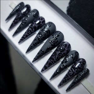 Black Rose (thermal effect) Press on Nails