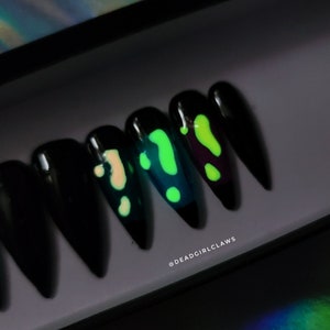 Lava Flow Press on Nail Set Glow in the Dark image 3