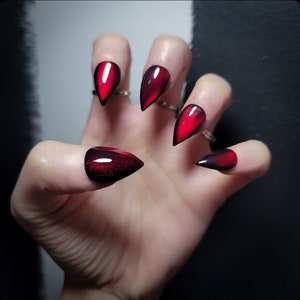 Vamptastic Press on Nail Set image 2