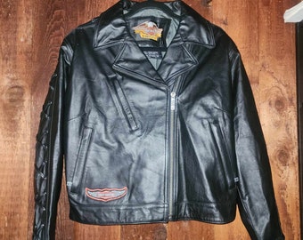 Harley Davidson woman's laced arms leather jacket XL-large fitted