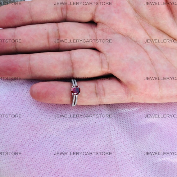 Snow white deals garnet ring