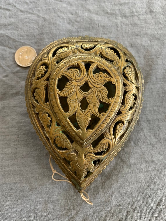 Antique Brass Jali Cut Heart Shape Jewelry Box - image 7