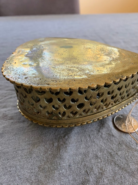 Antique Brass Jali Cut Heart Shape Jewelry Box - image 9