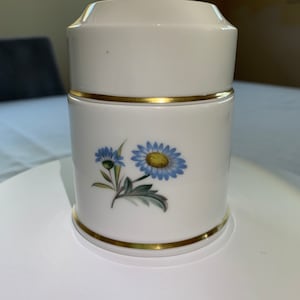 Royal Worcester Lidded Jar Fine Bone 1959 China Made in England