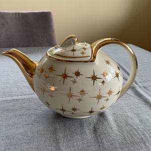 Hall 6 Cup Teapot- Cream with Gold Star Burst