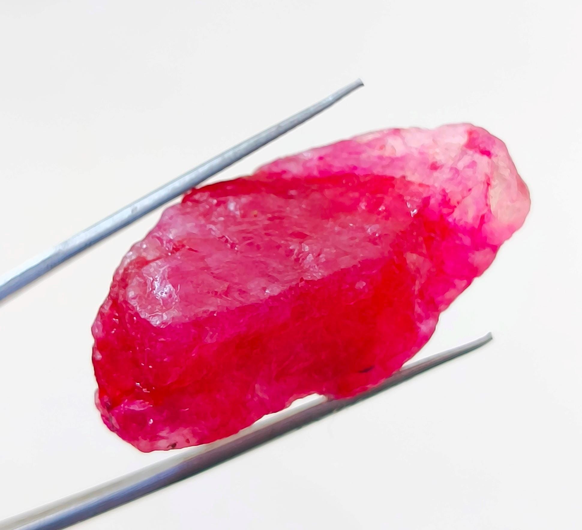 染色レッドベリルビクスバイト原石：アフリカ産 - Etsy 日本