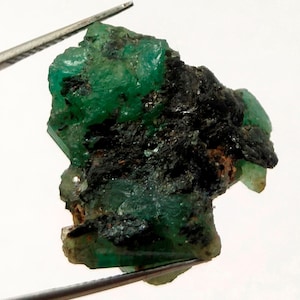 35 Cts 100% Natural Green Emerald Zambia Rough Loose Gemstone Genuine Emerald Rough Gemstone