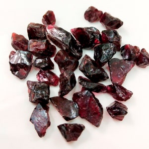 Garnet Crystal / Red Garnet / Raw Garnet Crystal / Natural Garnet