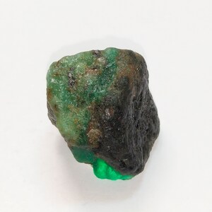 61 crt 100% Natural Untreated unheated Zambian Emerald green emerald natural emerald Rough Gemstone