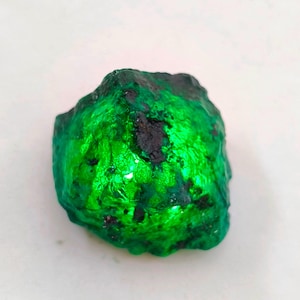 Natural Emerald Colombia Rough Loose Gemstone Green Emerald Colombia Rough Gemstone E55