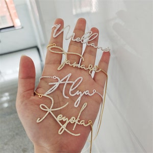 Collar de nombre de diamante, Collar de pavimento personalizado, Collar de letras de cristal, Collar de firma escrito a mano, Collar de bling personalizado Regalo de joyería
