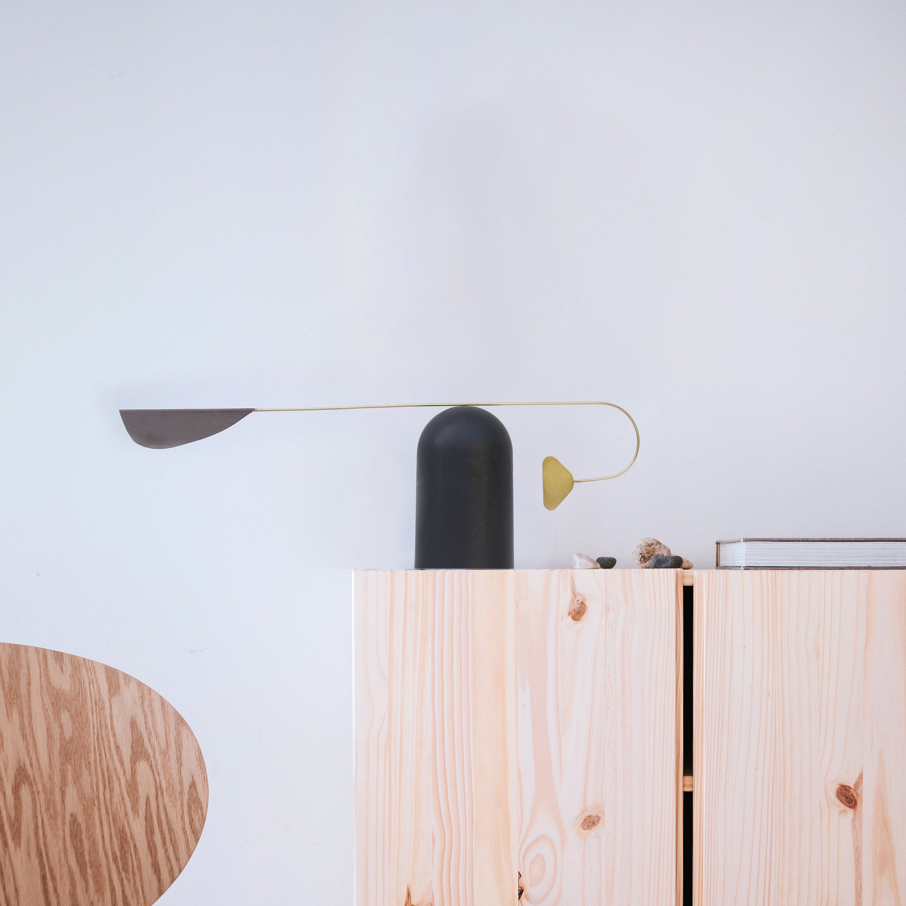 Balance Sculpture , Bureau Mobile Objet Décoratif Pour La Maison