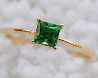 Green stone best sale ring