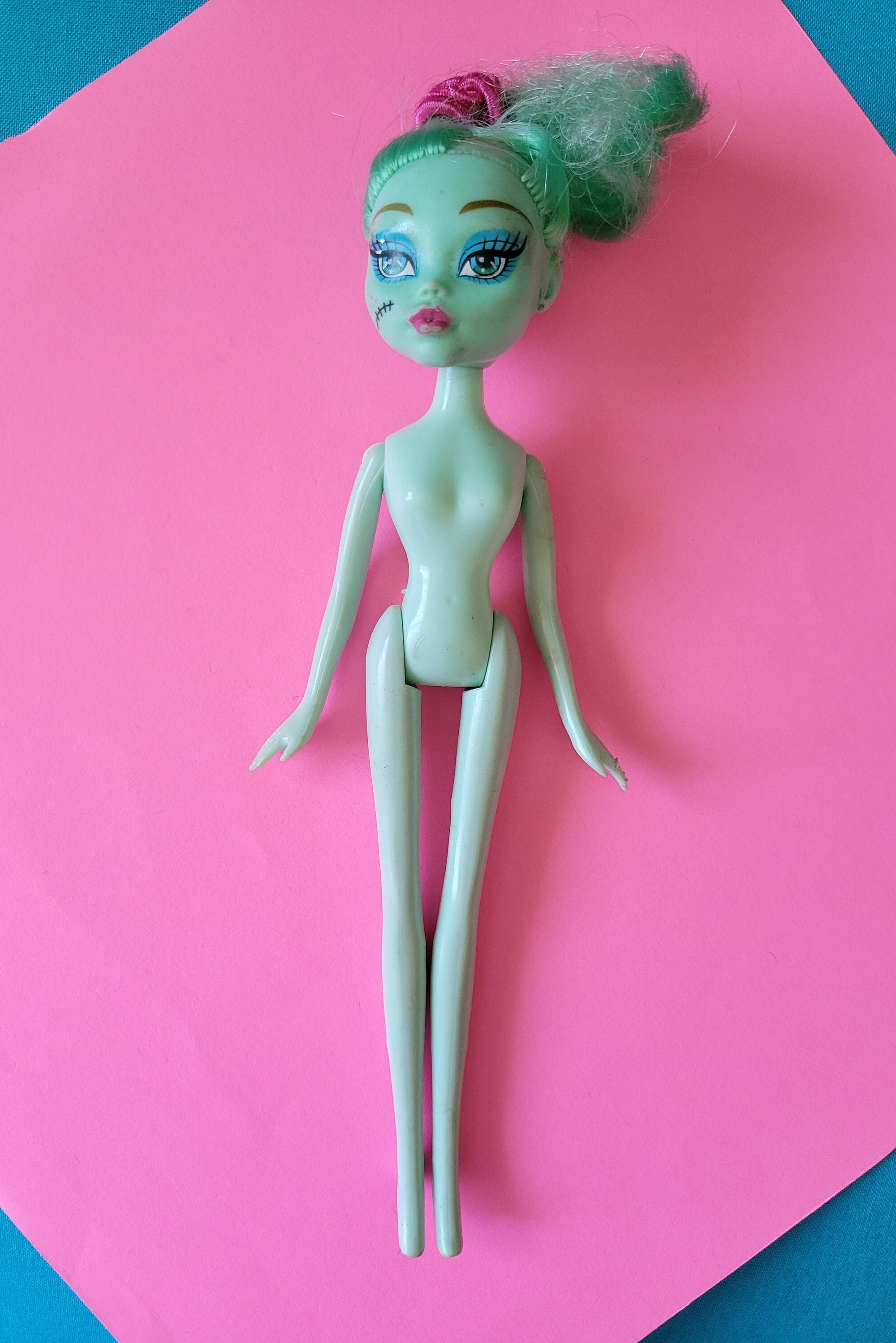 Орыс порно онлайн хлороформмен ұйықтап жатыр