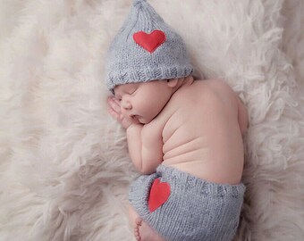 Babyfotoshooting Neugeborenenfotografie Babyfoto Newborn Babyhose Babymütze