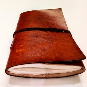 Piccolo diario rilegato in pelle fatto a mano - Quaderno minimalista marrone - Diario di viaggio retrò - Carta riciclata ricaricabile - Piccolo diario