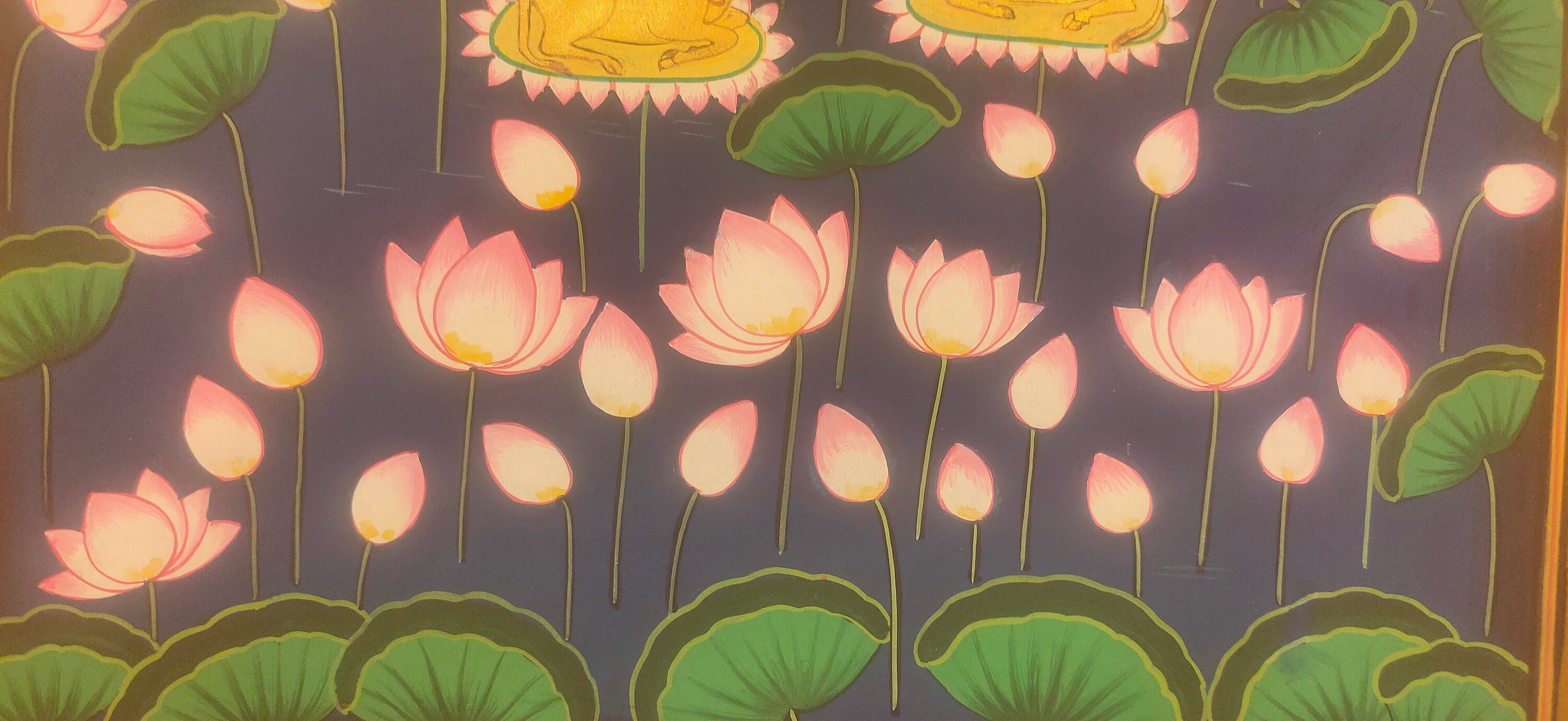 インド手描きピチャワイ画　牛と蓮の花の絵画 黄金の牛のピチワイ画、蓮の花、インドのミニチュアアート - Etsy 日本