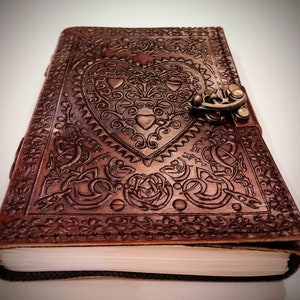 Cuore - Stella - Diario rilegato in pelle artigianale in rilievo ad albero, taccuino di scrittura vintage formato A5, diario di carta ricaricabile riciclata non rivestita