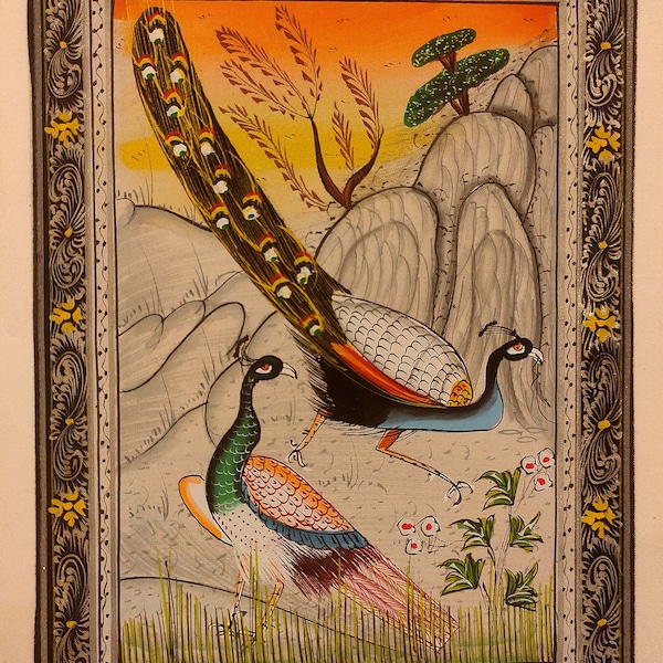 Fait à la main Délicat Oiseaux De Paon Finest Peinture Miniature Originale sur tissu de Soie Naturelle, Pahari Traditionnel Meilleurs Oiseaux Œuvre d’Art Délicate