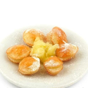Miniature Belgian Pancakes served with Ice Cream