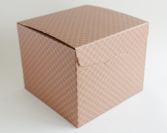 Empty Flat Pack Gift Boxes for DIY hampers, Bridesmaid Boxes, Bridal Shower boxes, weddings gift box. Available Hampersin grey & brown.