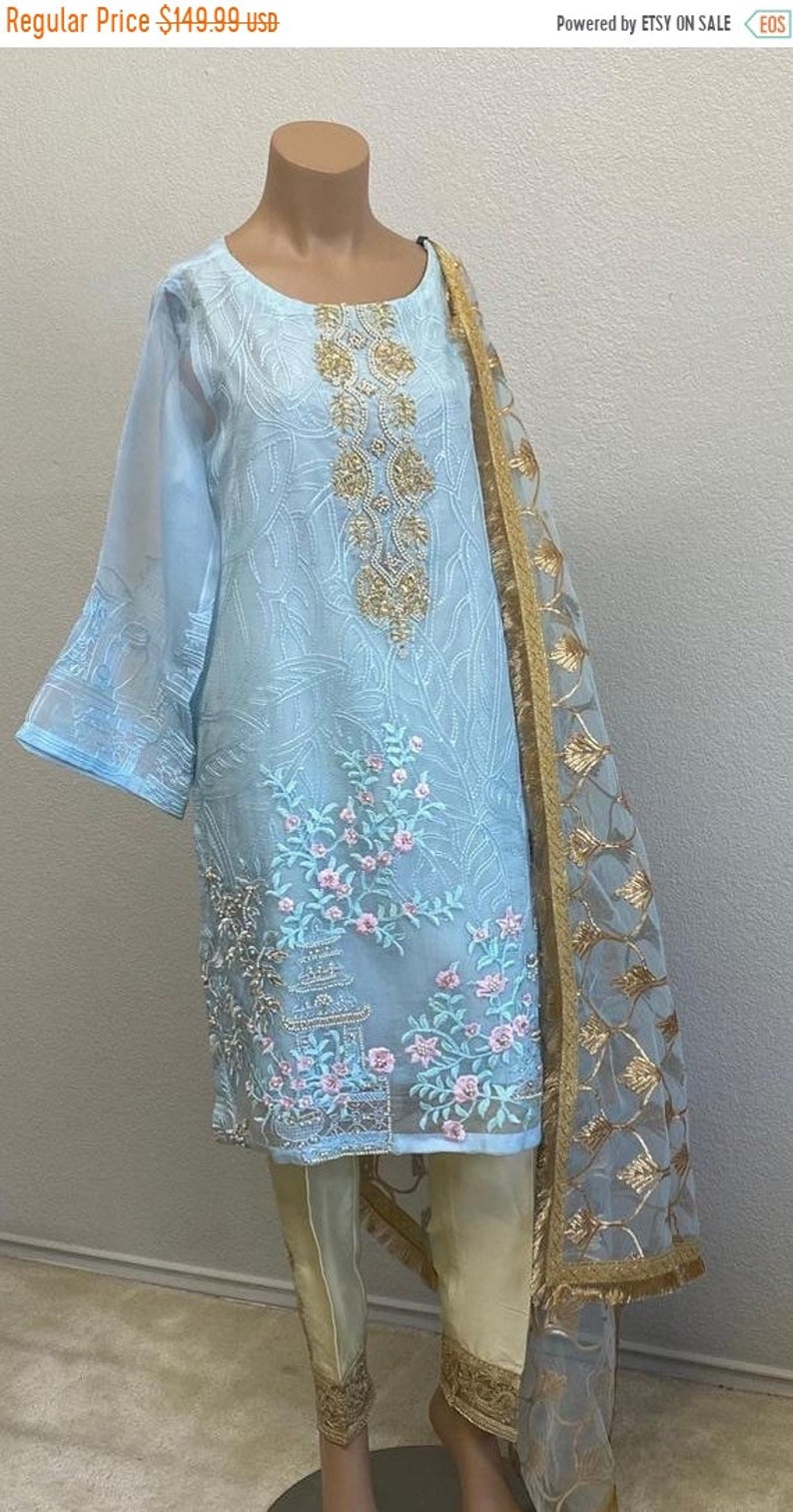 agha noor suits