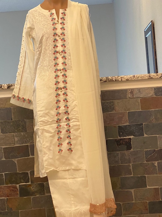 Buy Salwar Suits - Off White Embroidery Pakistani Pant Style Suit At Hatkay
