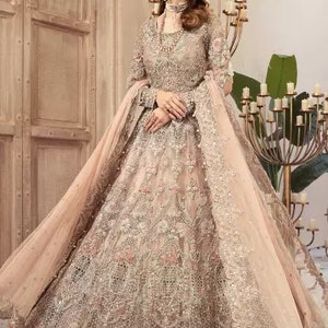 white pakistani dresses 2018