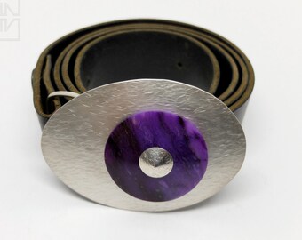 Oval belt buckle made of sterling silver with sugilite pi disc, large purple gemstone donut, buckle for 4cm wide belt by Marcel Meier