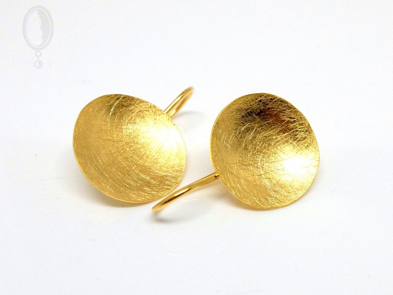 Golden earrings with large round discs, earrings made of silver and plated with fine gold, goldsmith jewelry from Berlin by B-O Hansen image 7