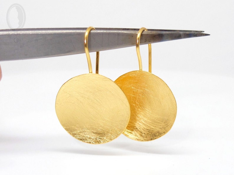 Golden earrings with large round discs, earrings made of silver and plated with fine gold, goldsmith jewelry from Berlin by B-O Hansen image 1