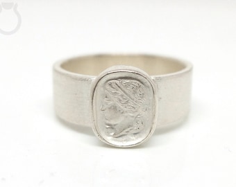 Intaglio silver ring with embossed portrait of a woman, motif antique woman's head, unique ring by Britta Ehlich with woman's had, size 58