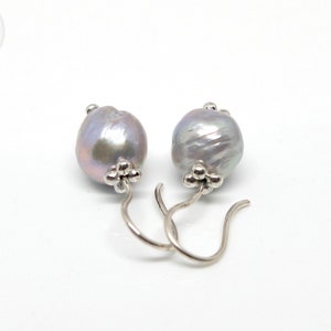 Earrings with large baroque South Sea pearls, unique earrings made of silver with grey baroque pearls by Bernd-Ove Hansen from Berlin image 10