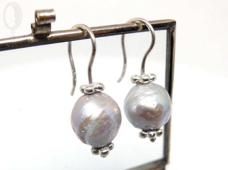 Earrings with large baroque South Sea pearls, unique earrings made of silver with grey baroque pearls by Bernd-Ove Hansen from Berlin image 3